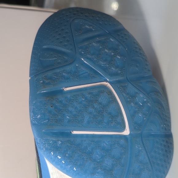 Nike LeBron IX (10.5M) - Picture 8 of 16